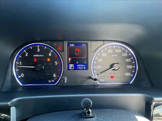 NISSAN NV350 CARAVAN 4WD 2017 Image 31