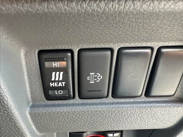 NISSAN NV350 CARAVAN 4WD 2017 Image 31