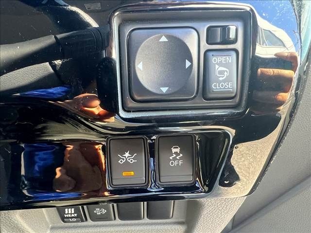 NISSAN NV350 CARAVAN 4WD 2017 Image 31