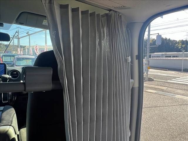 NISSAN NV350 CARAVAN 4WD 2017 Image 31