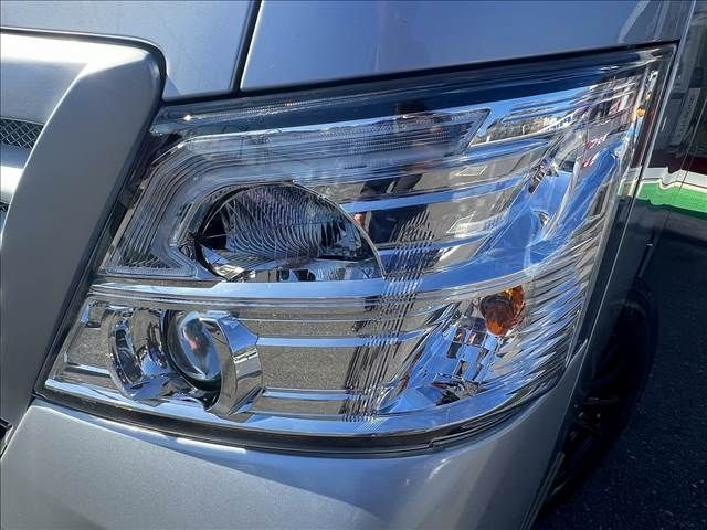 NISSAN NV350 CARAVAN 4WD 2017 Image 31