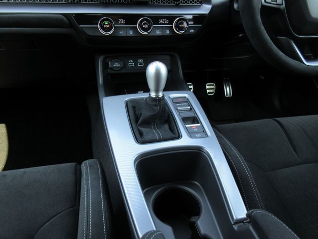 HONDA CIVIC HATCHBACK 2025 Image 31