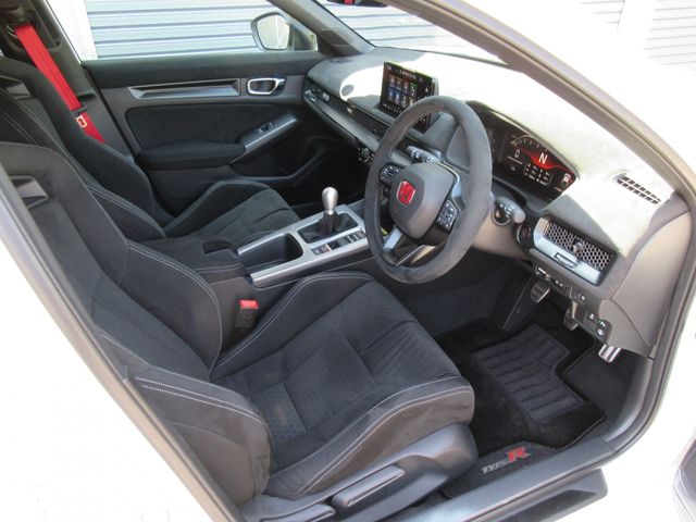 HONDA CIVIC HATCHBACK 2025 Image 31