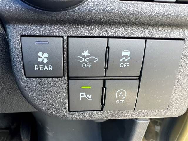 DAIHATSU ATRAI VAN 4WD 2022 Image 31