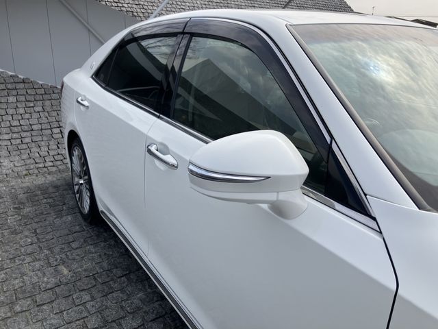 TOYOTA CROWN MAJESTA HYBRID 2017 Image 31