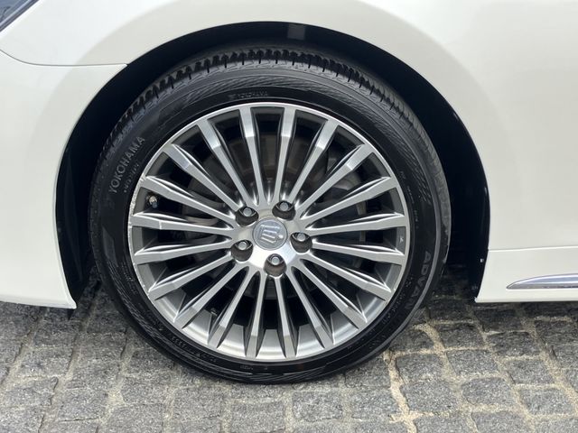 TOYOTA CROWN MAJESTA HYBRID 2017 Image 31