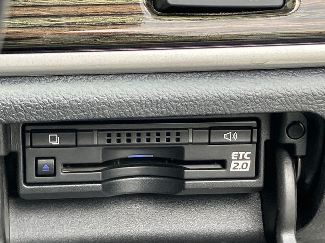 TOYOTA CROWN MAJESTA HYBRID 2017 Image 31