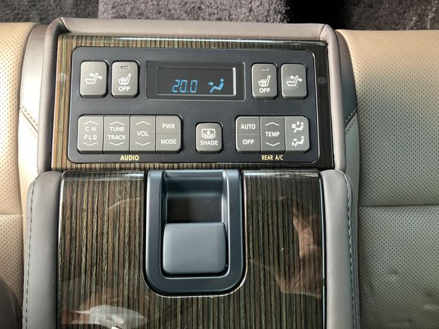 TOYOTA CROWN MAJESTA HYBRID 2017 Image 31