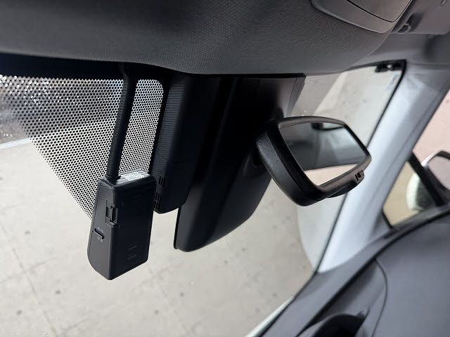 TOYOTA PRIUS 2018 Image 31