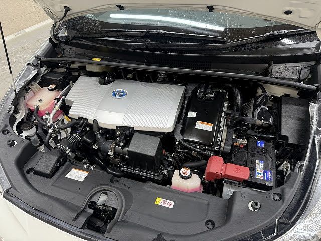 TOYOTA PRIUS 2018 Image 31