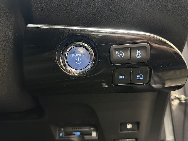 TOYOTA PRIUS 2019 Image 31