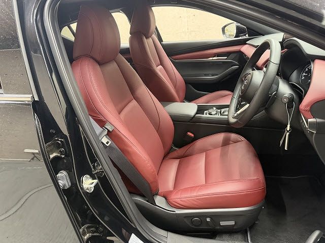 MAZDA 3 FASTBACK 2025 Image 31