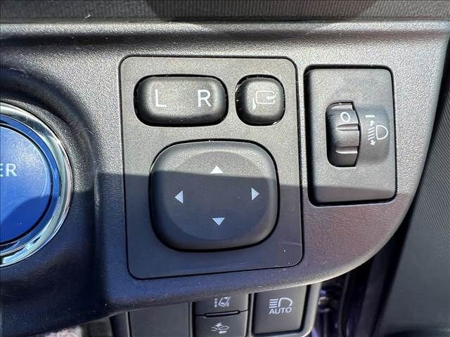 TOYOTA AQUA 2017 Image 31