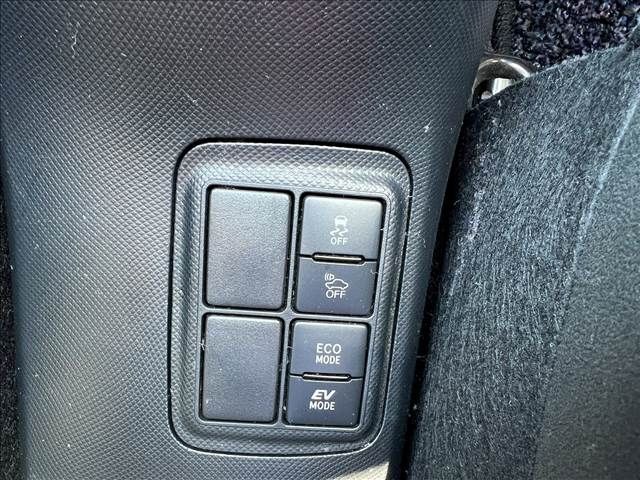 TOYOTA AQUA 2017 Image 31