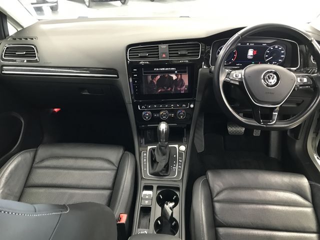 VOLKSWAGEN GOLF 2019 Image 31