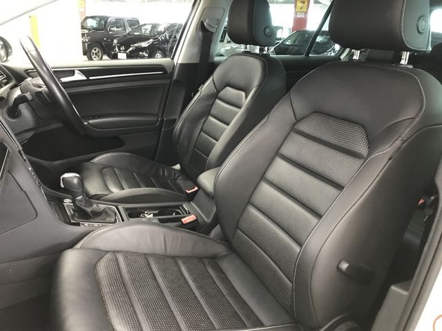 VOLKSWAGEN GOLF 2019 Image 31