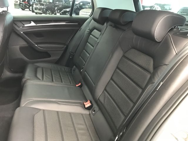 VOLKSWAGEN GOLF 2019 Image 31