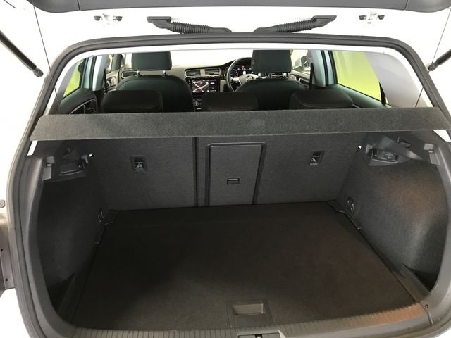 VOLKSWAGEN GOLF 2019 Image 31