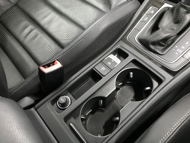 VOLKSWAGEN GOLF 2019 Image 31