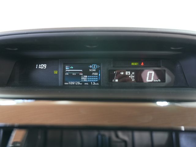 TOYOTA PRIUS ALPHA 2016 Image 31