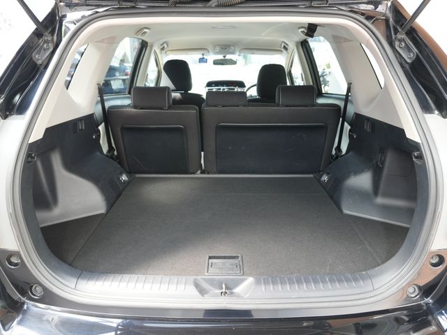 TOYOTA PRIUS ALPHA 2016 Image 31