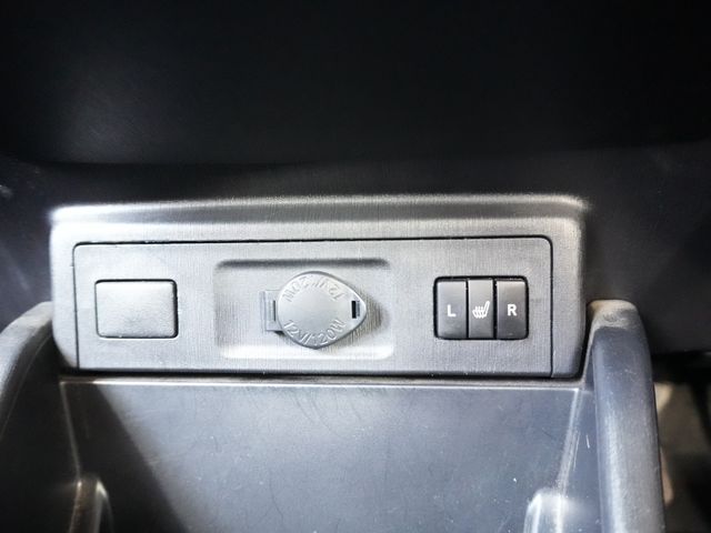 TOYOTA PRIUS ALPHA 2016 Image 31