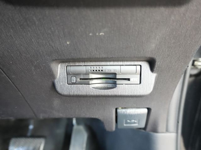 TOYOTA PRIUS ALPHA 2016 Image 31