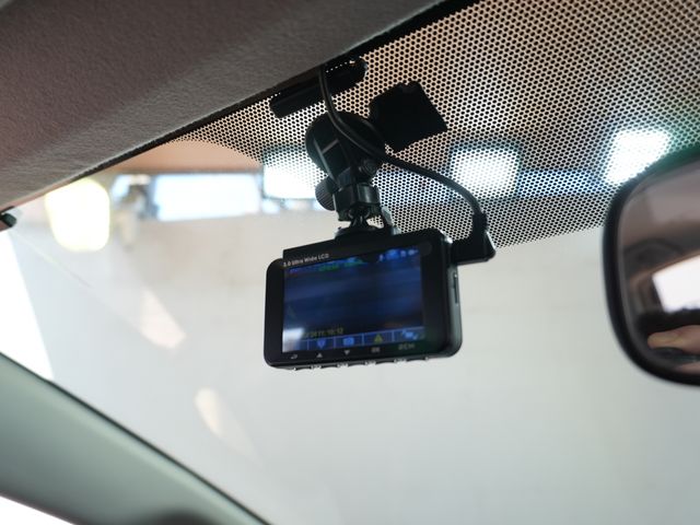 TOYOTA PRIUS ALPHA 2016 Image 31