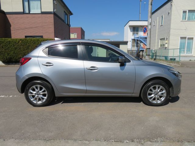 MAZDA DEMIO 4WD 2017 Image 31