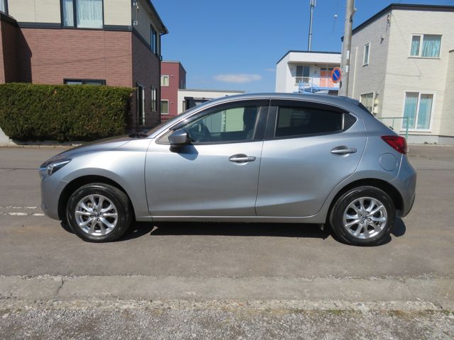 MAZDA DEMIO 4WD 2017 Image 31