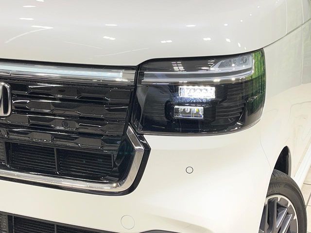 HONDA N BOX CUSTOM 2025 Image 31