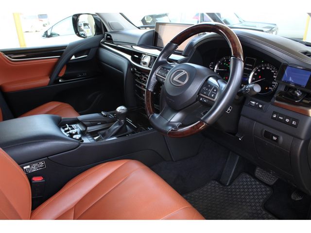 TOYOTA LEXUS LX570 AWD 2015 Image 31