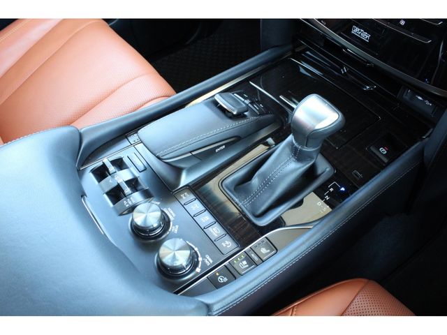 TOYOTA LEXUS LX570 AWD 2015 Image 31