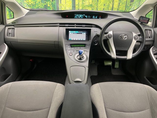 TOYOTA PRIUS 2011 Image 31