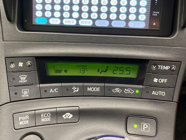 TOYOTA PRIUS 2011 Image 31