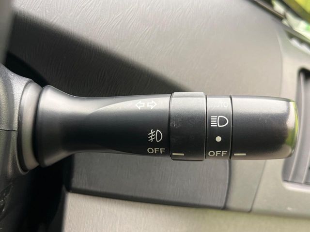 TOYOTA PRIUS 2011 Image 31