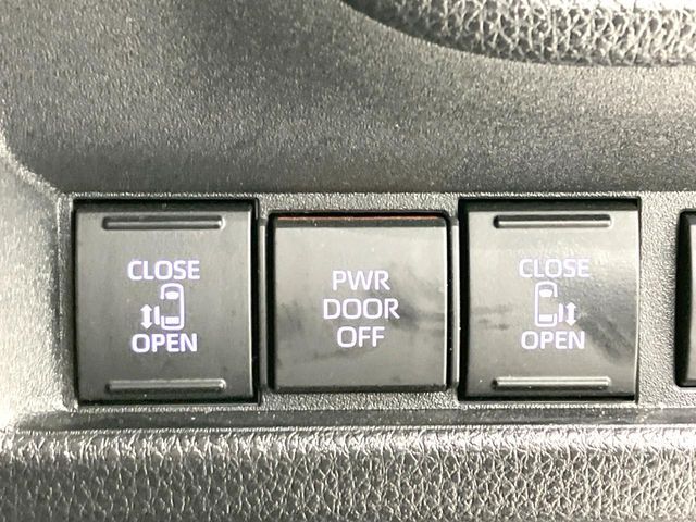 TOYOTA SIENTA HYBRID 2025 Image 31