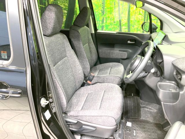 TOYOTA SIENTA HYBRID 2025 Image 31