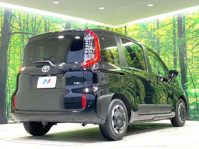 TOYOTA SIENTA HYBRID 2025 Image 31