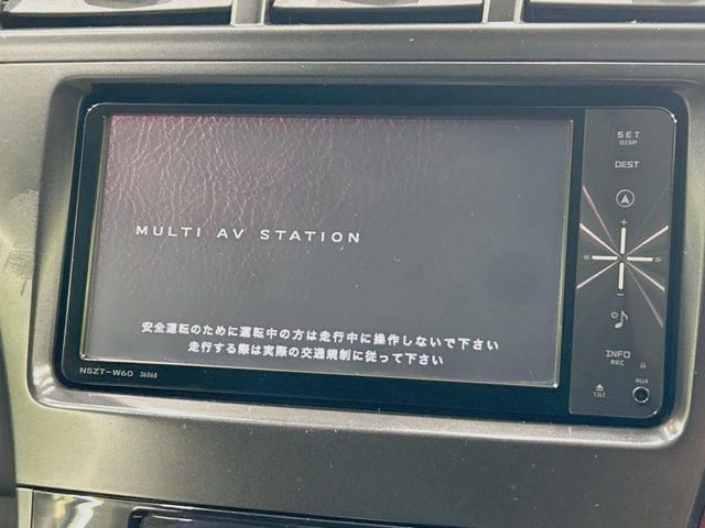 TOYOTA PRIUS ALPHA 2013 Image 31