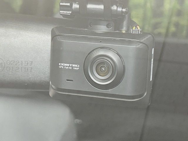 TOYOTA PRIUS ALPHA 2013 Image 31