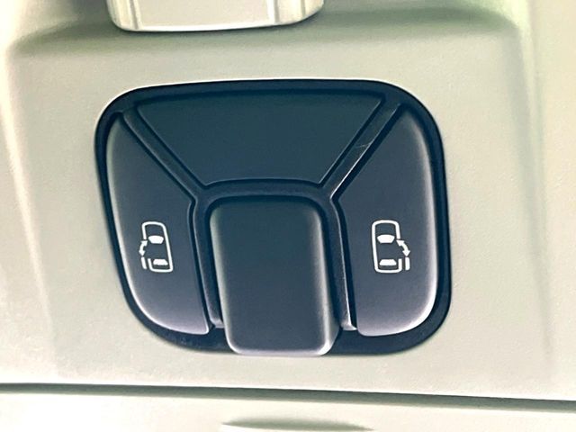 TOYOTA VELLFIRE 2012 Image 31