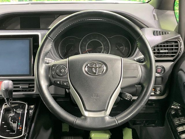 TOYOTA VOXY 2017 Image 31