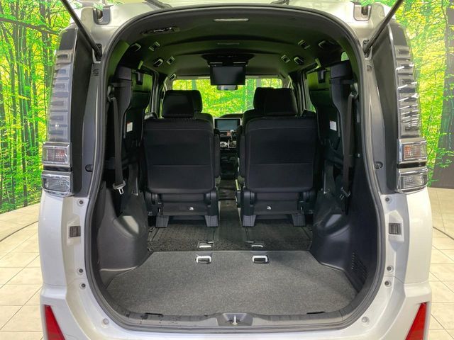 TOYOTA VOXY 2017 Image 31