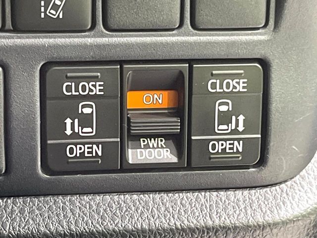 TOYOTA VOXY 2016 Image 31