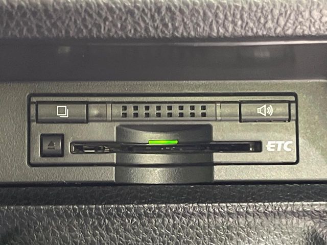 TOYOTA VOXY 2016 Image 31