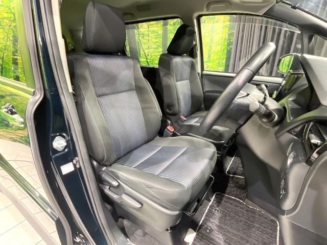 TOYOTA VOXY 2016 Image 31