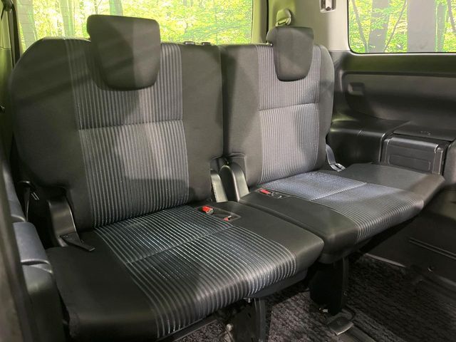 TOYOTA VOXY 2016 Image 31