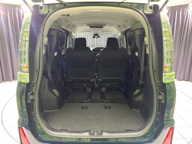 TOYOTA VOXY 2016 Image 31