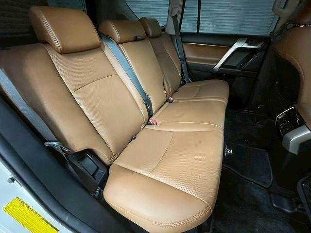 TOYOTA LANDCRUISER PRADO 2022 Image 31